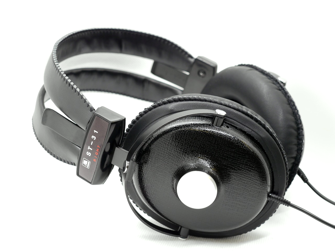 ST-31-02　音楽用ヘッドホン　＜オーバーイヤー型＞　日本製　【送料無料】　　　　　　　　　　★ヘッドフォンブック2024主催、12人のオーディオ評論家が選出する「ヘッドフォンアワード」・・・「エントリークラス賞」受賞★